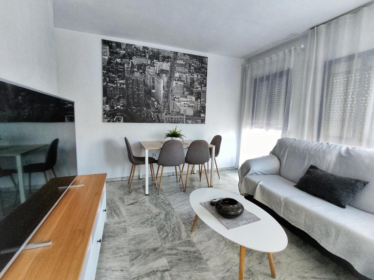 Apartamento Y Parking En Pleno Centro, Damas Huelva Bagian luar foto