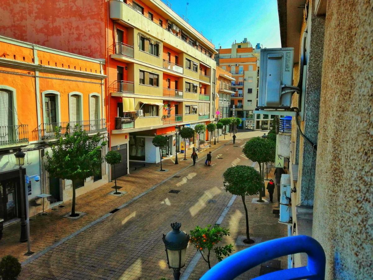 Apartamento Y Parking En Pleno Centro, Damas Huelva Bagian luar foto